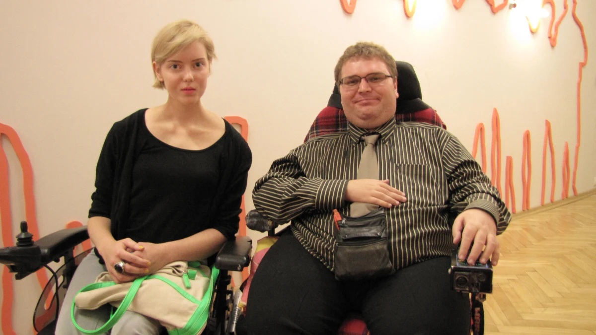 "Jesteśmy dyskryminowani, bo jesteśmy mniejszością mniejszości" - mówili pacjenci z rzadkimi chorobami podczas konferencji zorganizowanej w ich sprawie w biurze Rzecznika Praw Obywatelskich. Chcą kompleksowej opieki we wszystkich obszarach życia. Ich żądania w formie postulatów zostaną przedstawione premierowi.  