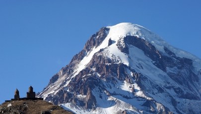 Ciało alpinisty, który zginął na Kaukazie, przetransportowano z gór