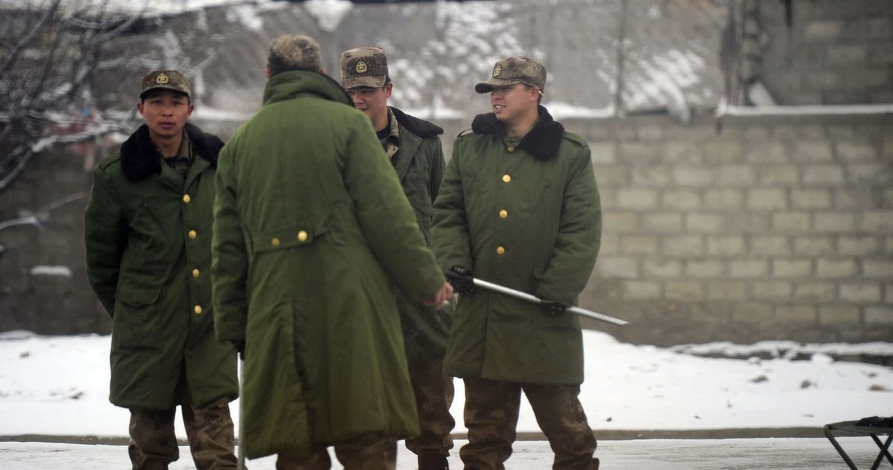 Chińska policja w Tybecie