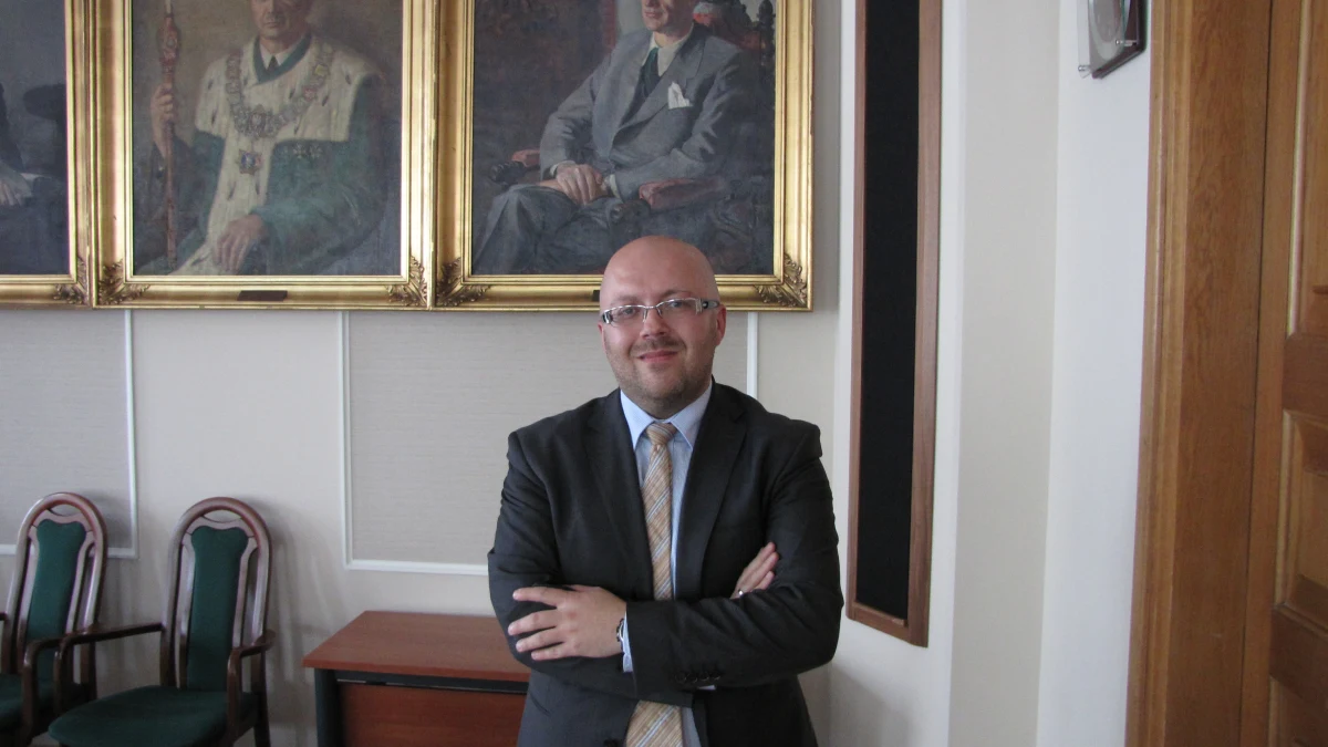 Uczelnie wyższe, instytuty badawcze, indywidualni twórcy prezentują swoje osiągnięcia na wystawie wynalazków, na Politechnice Warszawskiej. W UE jesteśmy w pierwszej dziesiątce. "Mniej więcej dwie trzecie wynalazków nie ma celów komercyjnych" - mówi w rozmowie z reporterką RMF FM Marcin Gędłek, zastępca dyrektora Departamentu Promocji i Wspierania Innowacyjności Urzędu Patentowego.   