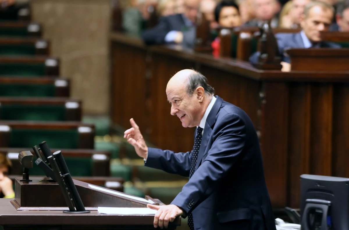 Projekt przyszłorocznego budżetu - to dziś w Sejmie temat numer jeden. Na dyskusję przewidziano osiem godzin. Debata odbywa się jednak przy prawie pustych, sejmowych salach. Założenia budżetu przedstawił minister finansów Jacek Rostowski. 