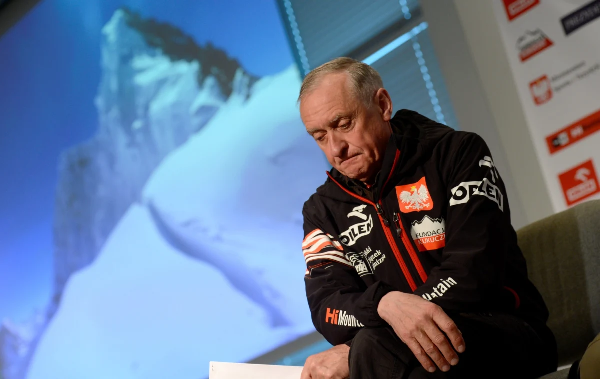 Krzysztof Wielicki nie chce komentować szokujących ustaleń wyprawy Jacka Berbeki, który odnalazł i pochował na Broad Peaku ciało Tomasza Kowalskiego. Brat zmarłego na Karakorum Macieja powiedział reporterowi RMF FM: „Tomasz Kowalski miał na sobie przody od innych raków, a tyły od innych, związane tylko sznurkiem”.