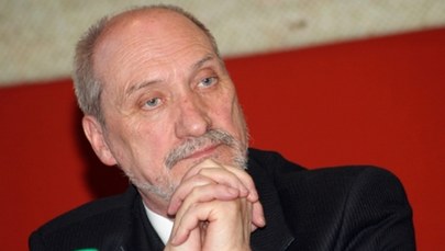 Macierewicz: Lasek donosi na Anodinę. Szkoda, że tak późno