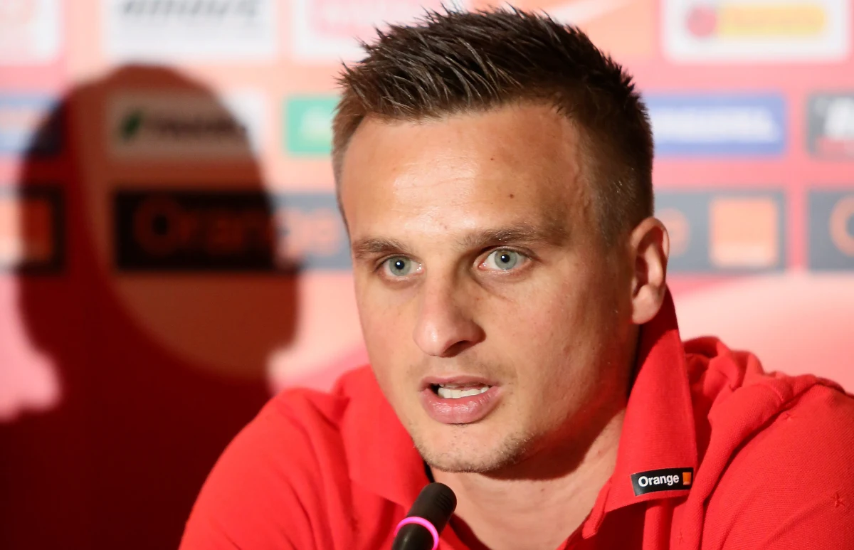 „Każdy musi zacisnąć zęby, dać z siebie wszystko i wtedy sukces powinien przyjść sam” - mówi pomocnik reprezentacji Polski Sławomir Peszko przed wieczornym meczem z Ukrainą. O 20:00 w Charkowie biało-czerwoni zagrają kolejny mecz o wszystko w eliminacjach do mundialu.