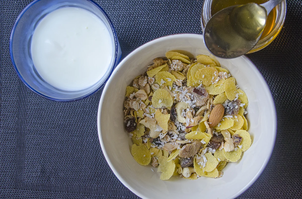 Idealne śniadanie? Dość lekkie, ale dodające energii na cały dzień. Smaczne i w miarę szybkie w przygotowaniu. Spełnienie tych wszystkich warunków jest możliwe. Oto pomysły na najważniejszy posiłek dnia!