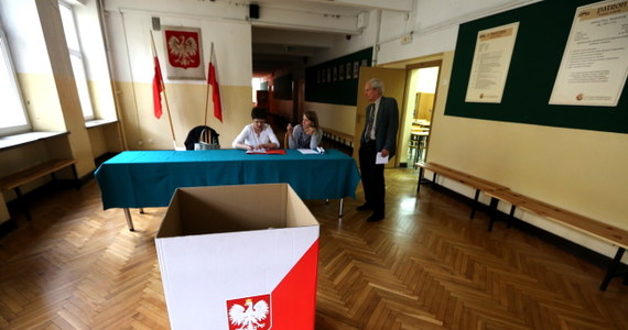 25,66 proc. – to ostateczna frekwencja w referendum w Warszawie. To o ponad procent mniej niż wskazywały sondaże. Tym samym Hanna Gronkiewicz-Waltz pozostaje prezydentem Warszawy. 