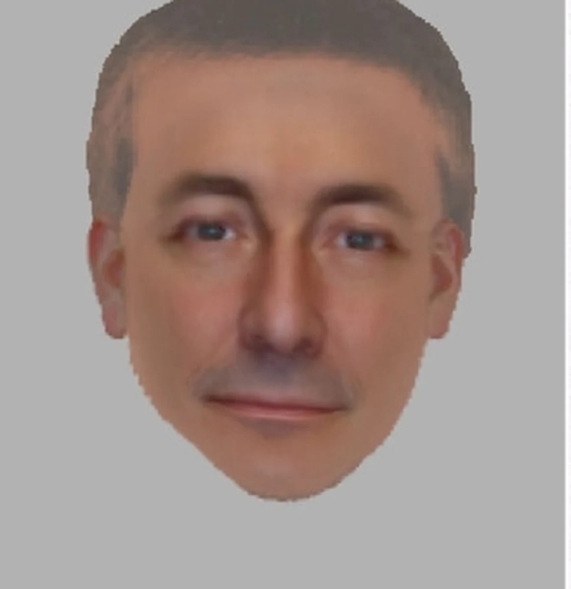 Ponad 300 zgłoszeń telefonicznych i 170 e-maili otrzymała policja brytyjska po nadaniu przez telewizję w poniedziałek rekonstrukcji zaginięcia w 2007 roku Madeleine McCann. Pokazano nowe tropy w śledztwie i portrety pamięciowe poszukiwanych przez policję. 