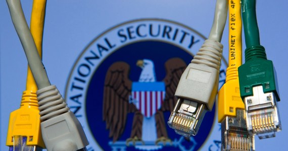  Informacje o tym, że amerykańska Agencja Bezpieczeństwa Narodowego (NSA) przechwytywała na masową skalę połączenia telefoniczne we Francji są szokujące i wymagają wyjaśnień -  stwierdził szef francuskiego MSW Manuel Valls. Dziennik "Le Monde" podał, powołując się na dokumenty ujawnione przez Edwarda Snowdena, że NSA w ciągu miesiąca dokonała ponad 70 mln zapisów danych dotyczących rozmów telefonicznych Francuzów. Miało to nastąpić pomiędzy 10 grudnia 2012 roku a 8 stycznia roku 2013.  