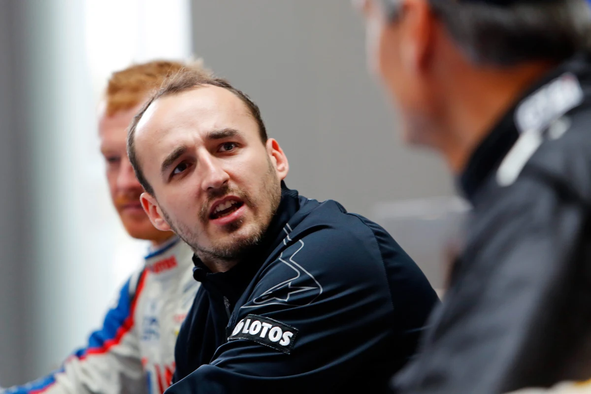 Szef teamu Ferrari Formuły 1 Stefano Domenicali uważa, że Robert Kubica nie będzie się ścigał w przyszłości w zawodach zaliczanych do cyklu mistrzostw świata. „Wielka szkoda” – dodaje.