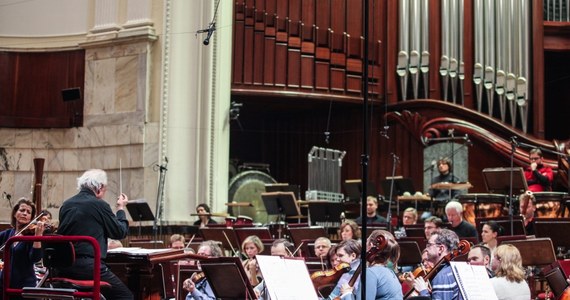"Zmartwychwstanie" Gustava Mahlera - to pierwszy koncert w wykonaniu Filharmonii Narodowej w Warszawie, który będzie transmitowany w internecie. 