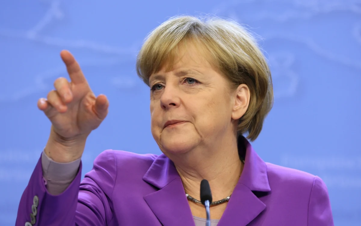 Niemiecki rząd zaostrzył krytykę pod adresem USA w związku z zarzutami dotyczącymi rzekomego inwigilowania kanclerz Angeli Merkel przez amerykańskie służby wywiadowcze. Podsłuchiwanie jest przestępstwem - powiedział szef MSW Niemiec Hans-Peter Friedrich. 