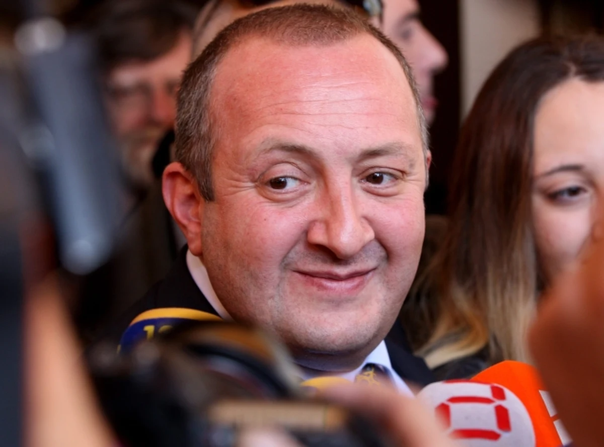 Według wstępnych wyników oficjalnych, kandydat rządzącej w Gruzji koalicji Giorgi Margwelaszwili odniósł zdecydowane zwycięstwo w niedzielnych wyborach prezydenckich. Jego najpoważniejszy rywal Dawid Bakradze uznał się za pokonanego.   