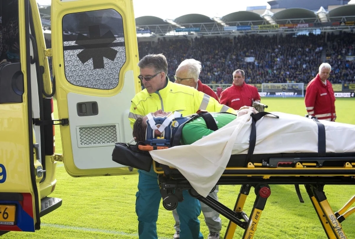 Bramkarz PSV Eindhoven Przemysław Tytoń, który we wczoraj meczu holenderskiej ekstraklasy z Rodą Kerkrade (1:2) doznał groźnie wyglądającej kontuzji, ma niewielki wstrząs mózgu i stłuczone biodro - poinformowano wieczorem na stronie jego klubu. Do zdarzenia doszło w doliczonym czasie gry, gdy ekipa gospodarzy wykonywała rzut wolny.