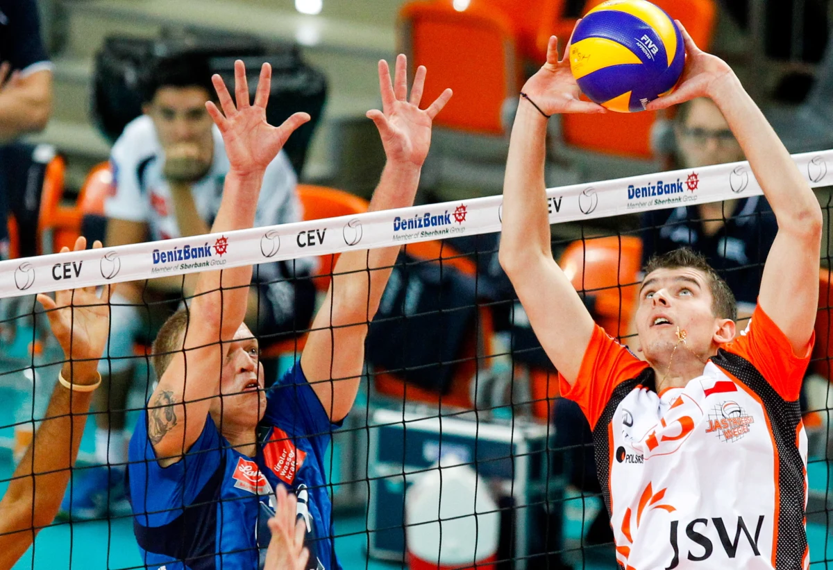 Siatkarze Jastrzębskiego Węgla wygrali we własnej hali z austriackim Hypo Tirol Innsbruck 3:0 (25:23, 25:22, 25:20) w meczu grupy F Ligi Mistrzów. Ekipa ze Śląska marzyła przed tym pojedynku o potrzymaniu dobrej passy - w PlusLidze gospodarze pokonali w sobotę mistrza Polski Resovię Rzeszów. 