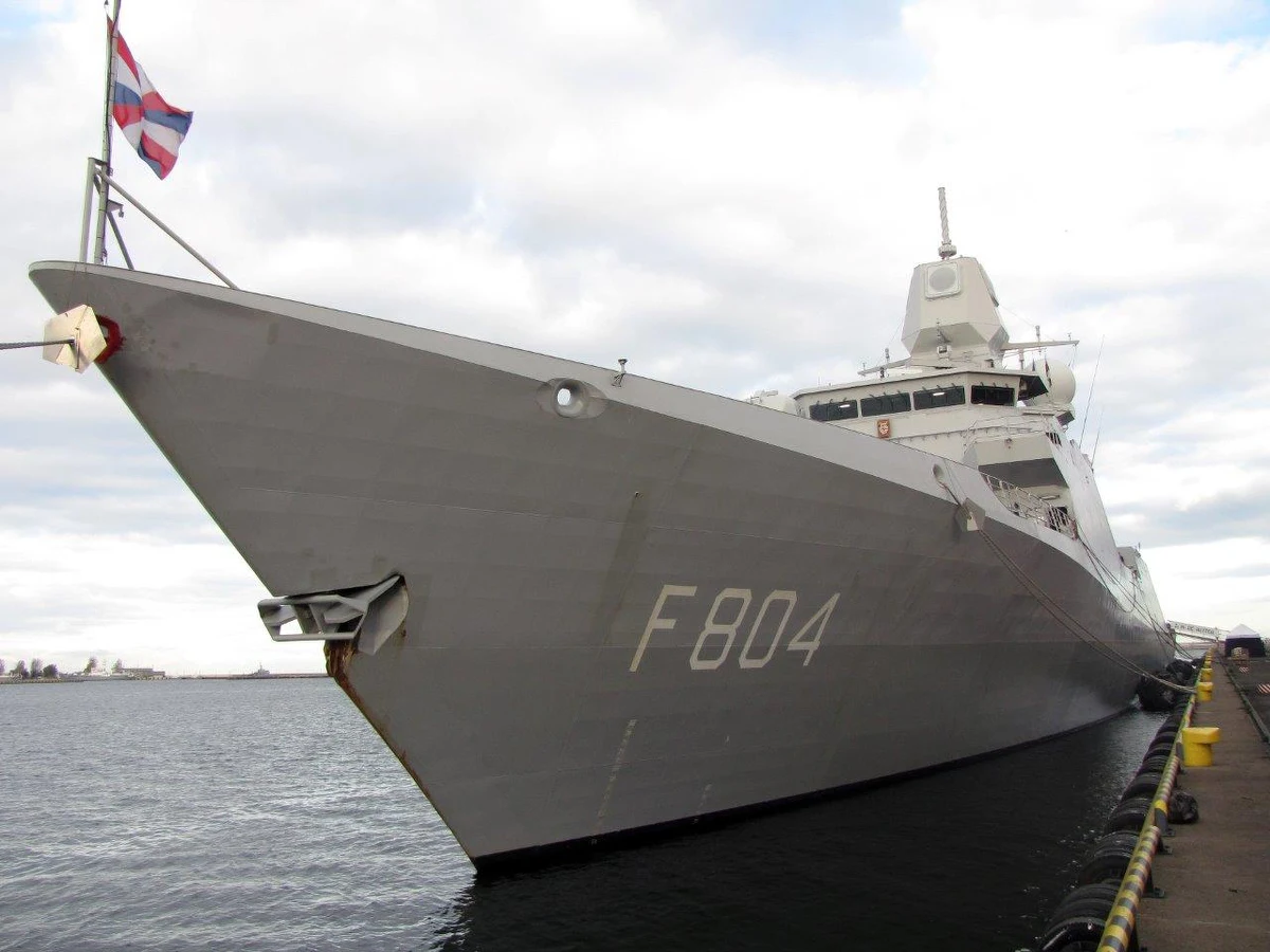 "Manewry to chyba za duże słowo, skoro bierze w nich udział zaledwie sześć tysięcy żołnierzy" - generał Roman Polko ostro krytykuje rozpoczynające się dziś tygodniowe ćwiczenia Sojuszu. Odbywają się one głównie na terytorium Polski.  "Bardzo nam to odpowiada" - podkreśla szef resortu obrony Tomasz Siemoniak. Żołnierzy odwiedzą między innymi prezydent Bronisław Komorowski i sekretarz generalny NATO Anders Fogh Rasmussen. Polko - były szef jednostki "GROM"- w rozmowie z Bogdanem Zalewskim nie zostawia suchej nitki na tym przedsięwzięciu. Generał przyznaje, że Pakt się ośmiesza. 