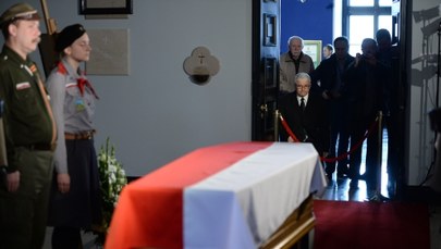 Polacy oddają hołd premierowi Mazowieckiemu 