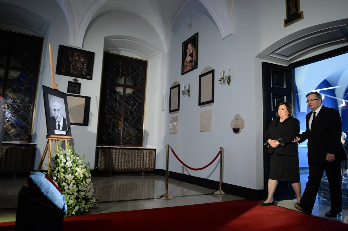 Wpływ Tadeusza Mazowieckiego na stworzenie zjednoczonej i wolnej Europy nigdy nie będzie zapomniany - napisał prezydent USA Barack Obama w depeszy kondolencyjnej. Kondolencje napłynęły z całego świata. Przysłali je m.in. kanclerz Niemiec i Dalajlama XIV.