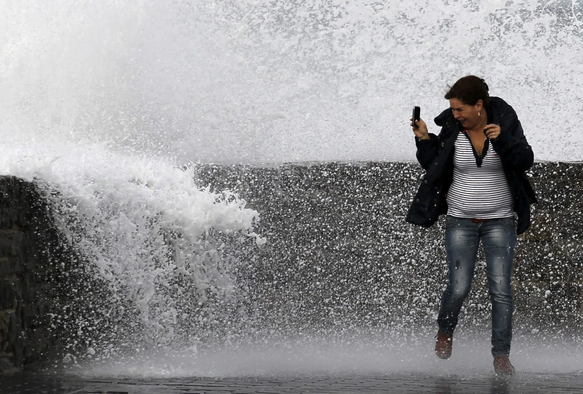 W przyszłości, z powodu zmian klimatu, zamiast ziemniaka i żyta będziemy raczej uprawiać kukurydzę i sorgo. Trzeba się będzie na nowo nauczyć gospodarowania wodą - powiedział profesor Szkoły Głównej Gospodarstwa Wiejskiego, dr hab. Zbigniew Karaczun. W naszej szerokości geograficznej globalne ocieplenie oznacza w rolnictwie przede wszystkim problemy z wodą, której będzie niedostatek lub nadmiar. 