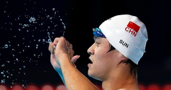 Dwukrotny mistrz olimpijski i pięciokrotny mistrz świata w pływaniu Chińczyk Sun Yang spowodował wypadek drogowy w rodzinnym Hangzhou. Policja poinformowała, że kierował porsche nie posiadając prawa jazdy. Olimpijczyk twierdzi, że nie wiedział, iż potrzebny jest mu taki dokument.