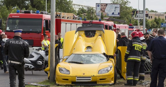 Nie było zaniedbań przy organizacji pokazu Gran Turismo, podczas którego rannych zostało blisko 20 osób. Prokuratura umorzy ten wątek śledztwa - dowiedziała się "Gazeta Wyborcza". Cztery miesiące temu, podczas pokazów szybkich samochodów w Poznaniu, jeden z nich wypadł z drogi i staranował metalowe barierki, które przygniotły widzów.