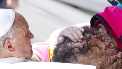 Papież: Trzeba dzielić cierpienia braci 