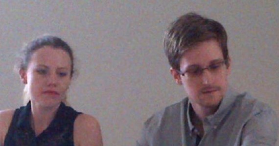 Współpracowniczka demaskatorskiego portalu WikiLeaks Sarah Harrison, która w minionych miesiącach w Moskwie opiekowała się ściganym przez wymiar sprawiedliwości USA byłym pracownikiem wywiadu Edwardem Snowdenem, przebywa w Berlinie - piszą niemieckie media.  31-letnia brytyjska dziennikarka przebywa w stolicy Niemiec od ostatniego weekendu - podał dziennik "Sueddeutsche Zeitung". Jej adwokaci odradzili jej powrót do Wielkiej Brytanii, gdzie może grozić jej aresztowanie - wyjaśnia gazeta. 
