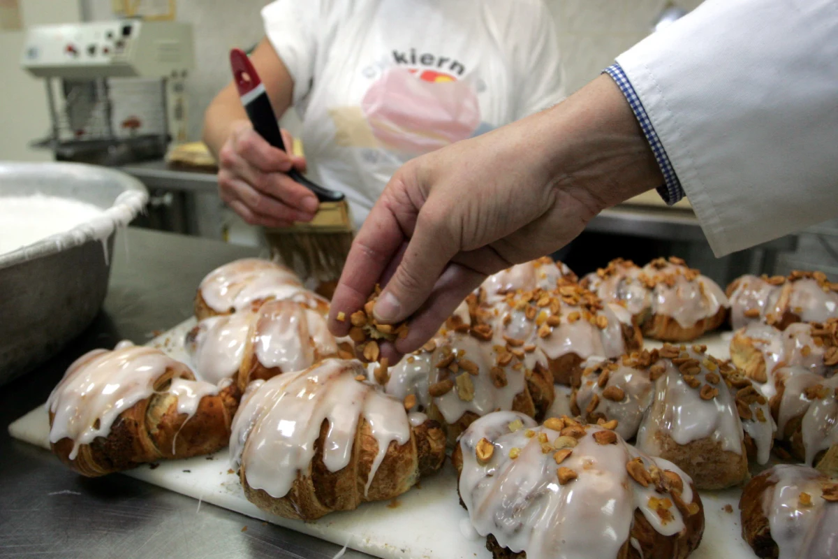Rogale świętomarcińskie - bez nich nie może odbyć się świętowanie Dnia Niepodległości w Poznaniu. Mieszkańcy miasta w ten sposób  świętują imieniny głównej ulicy miasta.