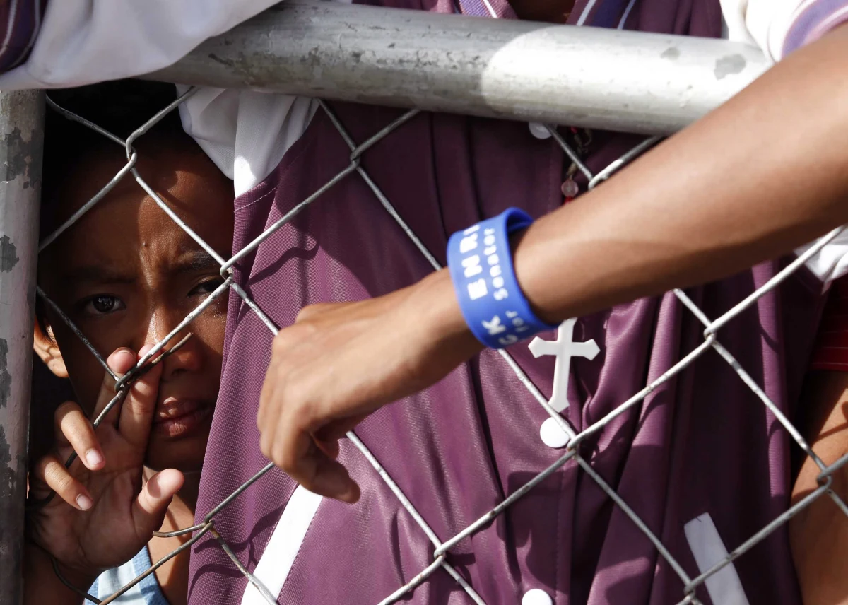 Filipiny, w które w piątek uderzył potężny tajfun, wezwały na szczycie klimatycznym w Warszawie do ustanowienia mechanizmu pomocowego dla krajów cierpiących  wskutek zmian klimatu. "Nie chcemy współczucia świata, ale działań" - mówił przedstawiciel tego kraju.