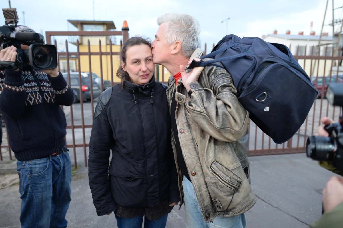 Piotr Ikonowicz zdecydował się na zapłacenie grzywny i przed godz. 16 opuścił areszt. Ikonowicz zapowiedział, że zamierza zająć się teraz m.in. obroną niepełnosprawnych pracowników.