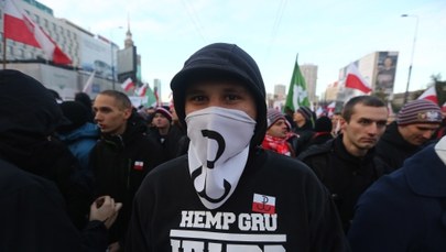 Czy jesteś za zakazem zasłaniania twarzy podczas demonstracji? Fot. PAP/Tomasz Gzell