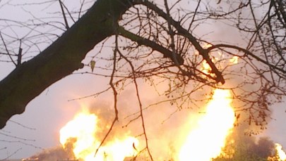 Gaszenie pożaru po wybuchu gazu w Jankowie Przygockim może potrwać do rana