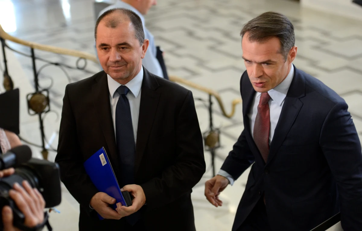 Zbigniew Rynasiewicz zamierza kontynuować dotychczasową politykę resortu transportu, bo - jak podkreśla - ten kierunek działań jest korzystny dla kraju. Jego zdaniem też będzie "odpowiedzialny za cały resort w okresie przejściowym". Rynasiewicz będzie pełnić obowiązki ministra transportu, po tym, jak premier przyjął dymisję Sławomira Nowaka ze stanowiska szefa resortu.