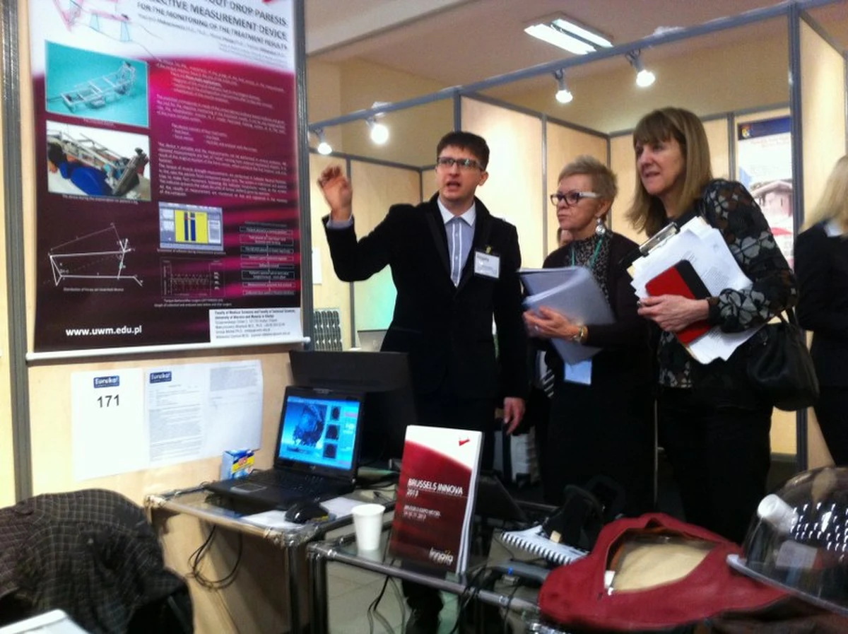 Wielkie zainteresowanie polskimi wynalazkami na Wystawie „Innova 2013” w Brukseli. Polskie stoisko jest jednym z najchętniej odwiedzanych. Brukselską wystawę wynalazków odwiedzam od ponad 15 lat. Pamiętam czasy, gdy pięciu-sześciu wynalazców prezentowało swoje domorosłe wynalazki w stylu „Polak potrafi”. Teraz, prezentujemy 93 wynalazki i robią one wrażenie - profesjonalizmem i jakością.