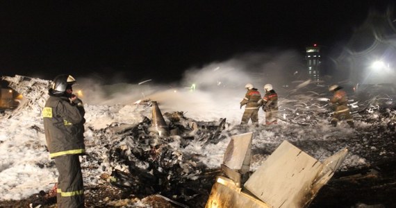 Według rosyjskich agencji, piloci Boeinga 737-500 uprzedzali przed lądowaniem o problemach technicznych. Należący do linii lotniczych Tatarstan samolot rozbił się podczas lądowania w Kazaniu. Zginęło 50 osób. 