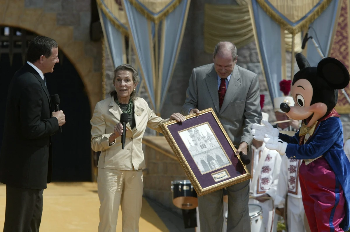 W wieku 79 lat zmarła we wtorek w Kalifornii córka Walta Disneya, Diane Miller-Disney, uznawana za inspiratorkę budowy parku rozrywki Disneyland. Dziennik "Los Angeles Times" napisał, że kobieta zmarła w swoim domu w Napa. Przyczyną zgonu były komplikacje po upadku.