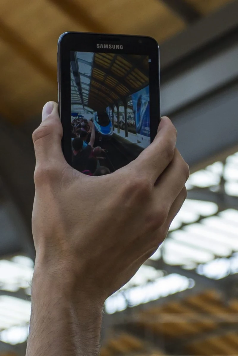 Uwaga na firmy z Kostaryki, które zapewniają, że są w stanie przechwycić SMS-y z telefonu małżonka, dziecka czy szefa. Koszt to 30,75 zł - ostrzega "Gazeta Wyborcza". Operatorzy komórkowi twierdzą, że udostępnienie cudzych wiadomości jest niemożliwe, ale nie brakuje takich, którzy nabierają się na nietypowe oferty. 