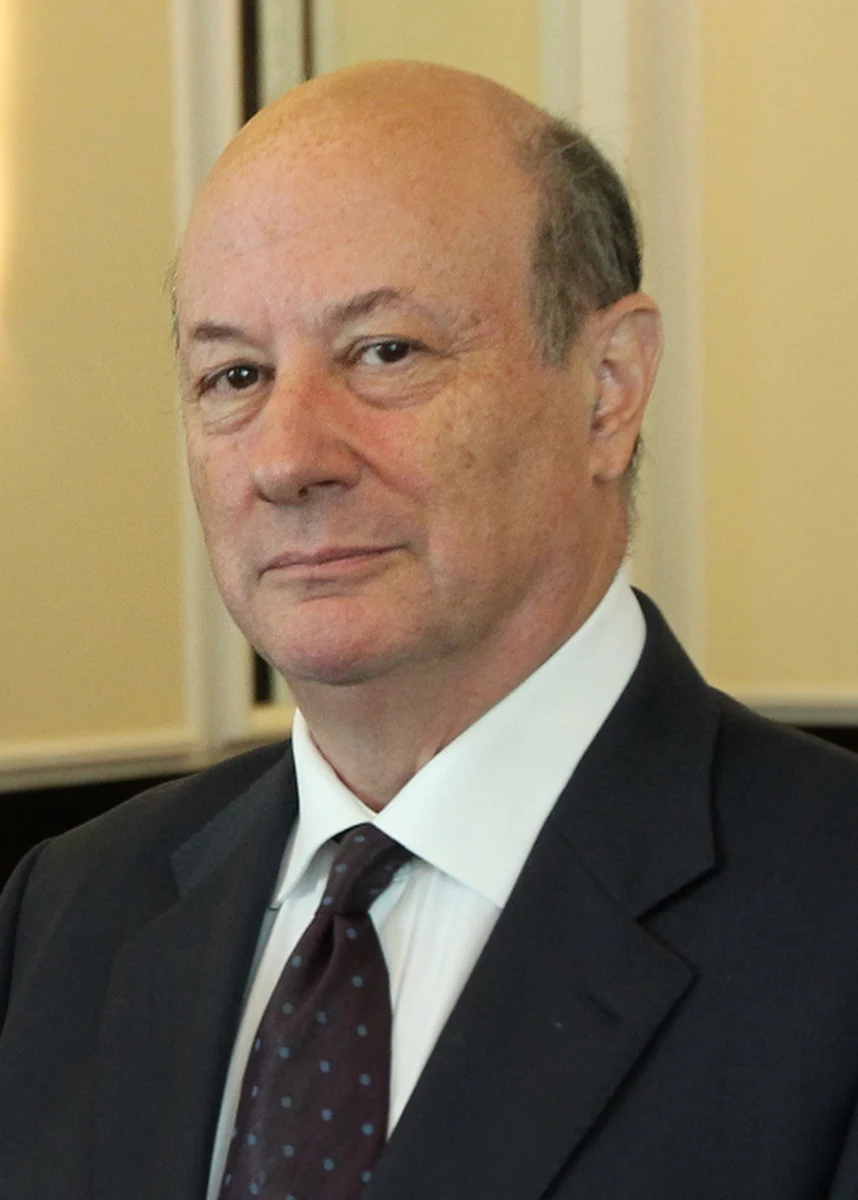 Rekomendowałem premierowi Donaldowi Tuskowi kandydaturę Mateusza Szczurka na stanowisko ministra finansów - poinformował w oświadczeniu ustępujący minister finansów Jacek Rostowski. Jego zdaniem, Szczurek to najzdolniejszy z młodej generacji polskich ekonomistów.  