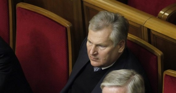 Specjalna Misja Parlamentu Europejskiego na Ukrainę będzie kontynuowała swe działania w tym kraju - oświadczyli w Kijowie jej członkowie, były prezydent Polski Aleksander Kwaśniewski i były przewodniczący PE Pat Cox. Rada Najwyższa (parlament) Ukrainy nie przegłosowała dziś żadnego z sześciu projektów ustaw w sprawie wypuszczenia z więzienia b. premier Julii Tymoszenko. Mimo to, według Kwaśniewskiego i Coksa, wciąż są nadzieje, że umowa stowarzyszeniowa Ukraina-UE zostanie podpisana. 