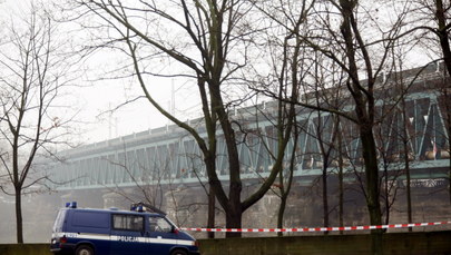 Warszawa: Desperat sprowadzony z mostu przez negocjatorów