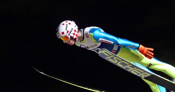 Piotr Żyła wylądował na 137,5 m i wygrał kwalifikacje do niedzielnego konkursu Pucharu Świata w skokach narciarskich w niemieckim Klingenthal. Zakwalifikowała się cała siódemka Polaków. Najlepszy wynik - 145 m - uzyskał Kamil Stoch.