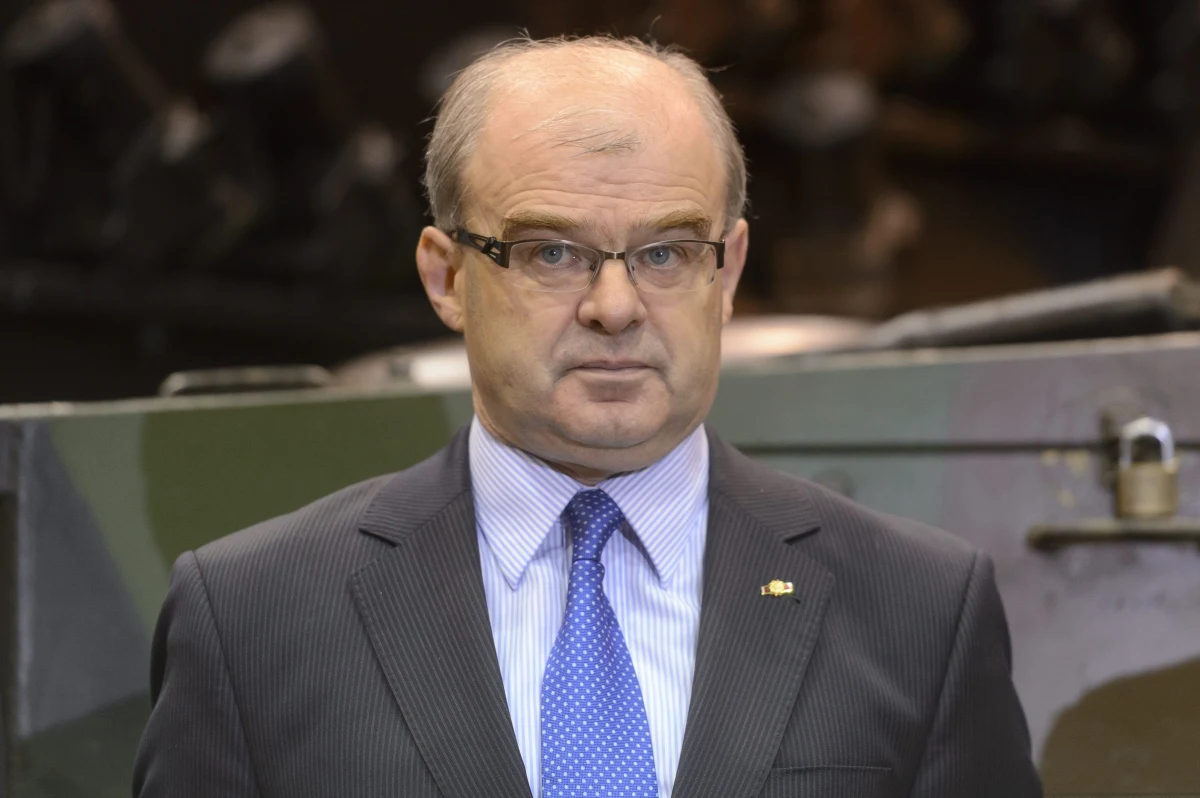 Kontrwywiad wojskowy i prokuratura podejrzewają, że wiceszef MON gen. Waldemar Skrzypczak wskazał zwycięzcę przetargu na drony dla polskiej armii, zanim przetarg ogłoszono. "Gazeta Wyborcza" ujawnia główny dowód - list generała do ministerstwa obrony Izraela.