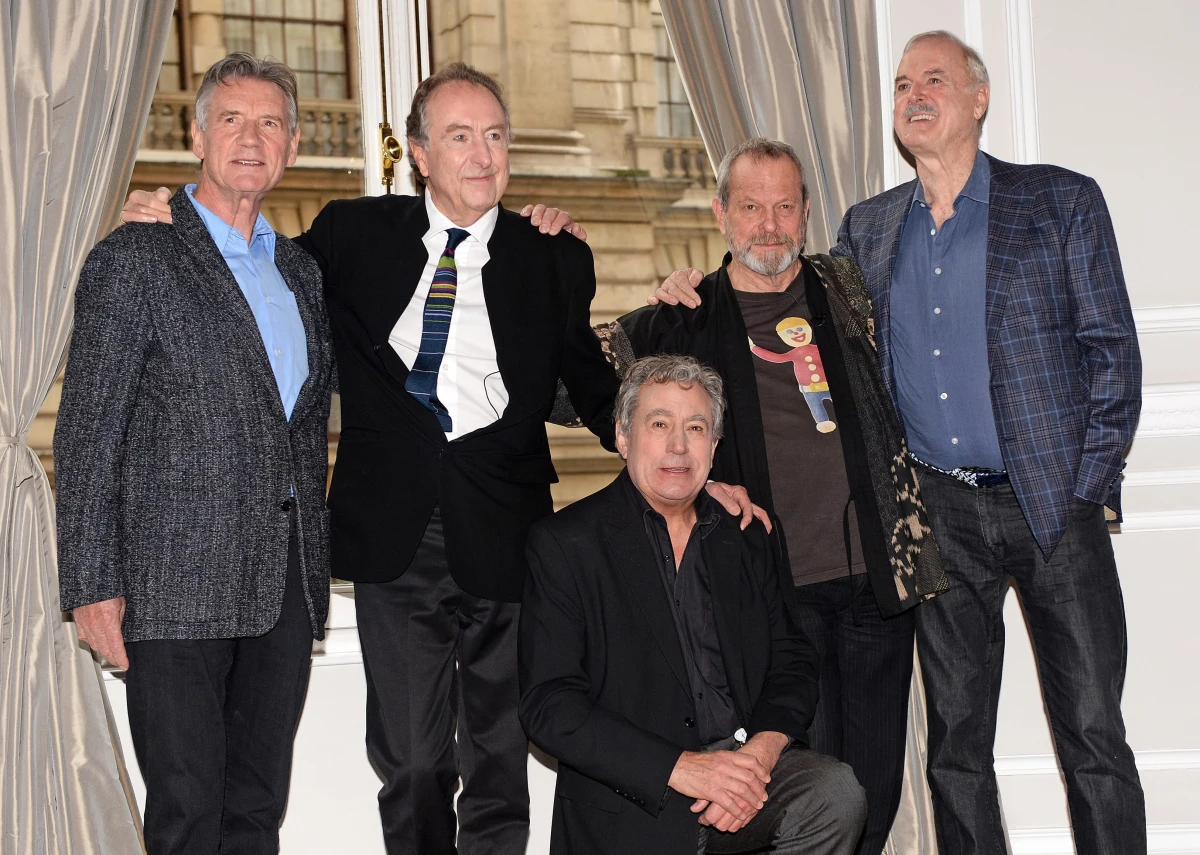 ​Kilka dni po ogłoszeniu, że członkowie Monty Pythona znów razem wystąpią na scenie, już ustalono cztery nowe terminy przedstawień. Powodem decyzji jest fakt, że bilety na ich pierwszy po 30 latach występ sprzedano... w 44 sekundy!