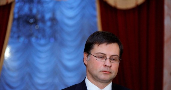 "Rezygnuję ze stanowiska, bo czuję się odpowiedzialny za tragedię - powiedział szef łotewskiego rządu Valdis Dombrovskis. W katastrofie budowlanej w Rydze zginęło ponad 50 osób. Po tragedii, rząd znalazł się w ogniu krytyki. Wciąż nie wiadomo jednak co było przyczyną zawalenia się dachu supermarketu. 