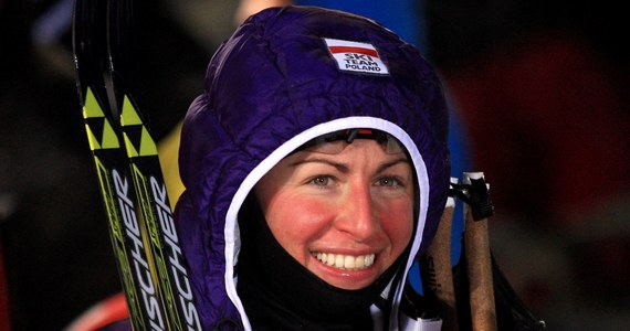 Zwycięstwo Justyny Kowalczyk w Kuusamo w sprincie techniką klasyczną inaugurującym Puchar Świata w biegach narciarskich ocenione zostało w Skandynawii jako "dominujące". Natomiast występ Norweżek uznano za "masową porażkę".