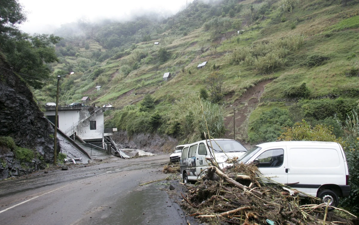 Co najmniej kilkanaście osób zostało rannych w efekcie intensywnych opadów deszczu na portugalskiej Maderze. Największe zniszczenia żywioł spowodował w południowo-wschodniej części wyspy.