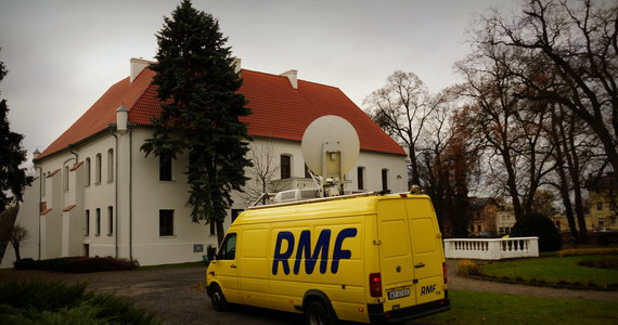 Mieszkańcy Szamotuł w Wielkopolsce zaprosili nas do siebie. Zgłoszenie dostaliśmy od Anety, która tak nas zachęcała: Mamy wyjątkowy Zamek Górków, a w nim 200 ikon; u nas odbyła się kilka lat temu premiera najstarszej polskiej opery „Heca albo polowanie na zająca”; niedawno odkryto Stare Szamotuły, czyli ruiny miasta z XIV wieku; stąd pochodził Maksymilian Ciężki, jeden z wykładowców opiekujących się grupą trzech matematyków, którzy złamali kod Enigmy. 