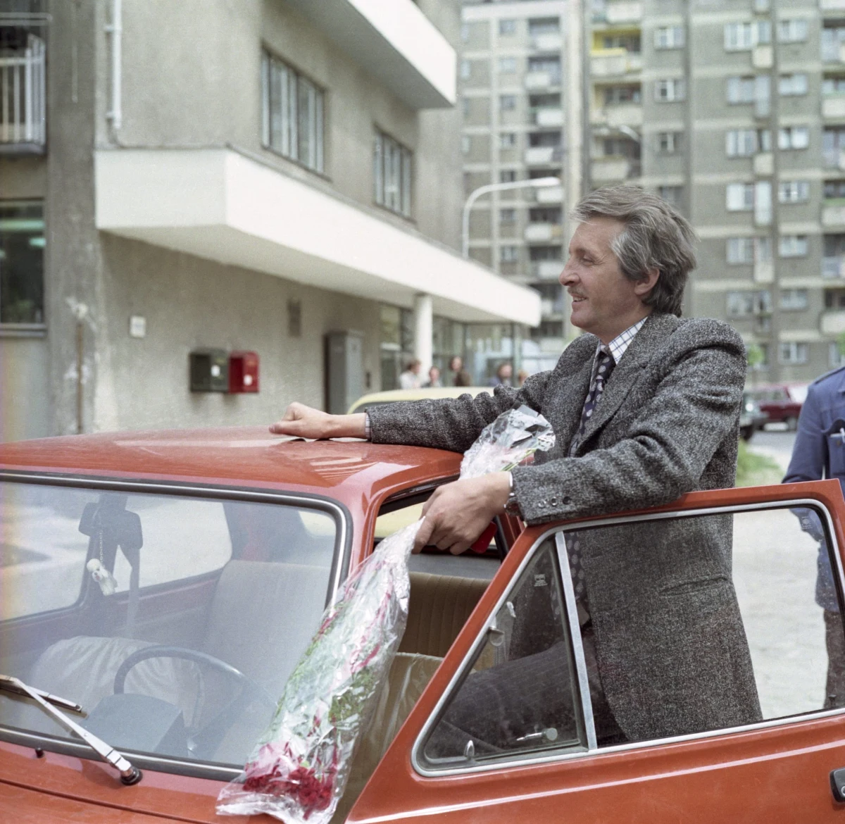 W czwartek stołeczni radni zdecydują, czy skrzyżowanie Alej Jerozolimskich, Al. Jana Pawła II i ul. Chałubińskiego - tuż obok dworca Warszawa Centralna - będzie nosić nazwę Rondo Czterdziestolatka. Negatywnie tę propozycję zaopiniowały Śródmieście i Ochota. 