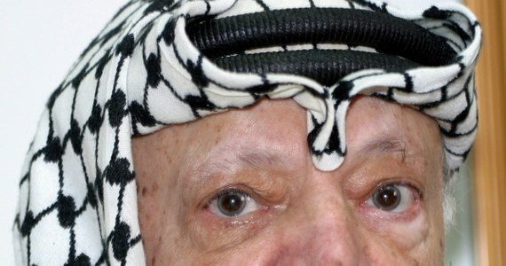 Francuscy eksperci, którzy badali próbki pobrane z ciała i osobistych przedmiotów zmarłego w 2004 roku przywódcy Palestyńczyków Jasera Arafata są zdania, że nie został on otruty, lecz zmarł śmiercią naturalną. Taką informację podała osoba zbliżona do naukowców. Według tego źródła, francuscy eksperci ustalili, że Arafat zmarł w wyniku ogólnej infekcji. 