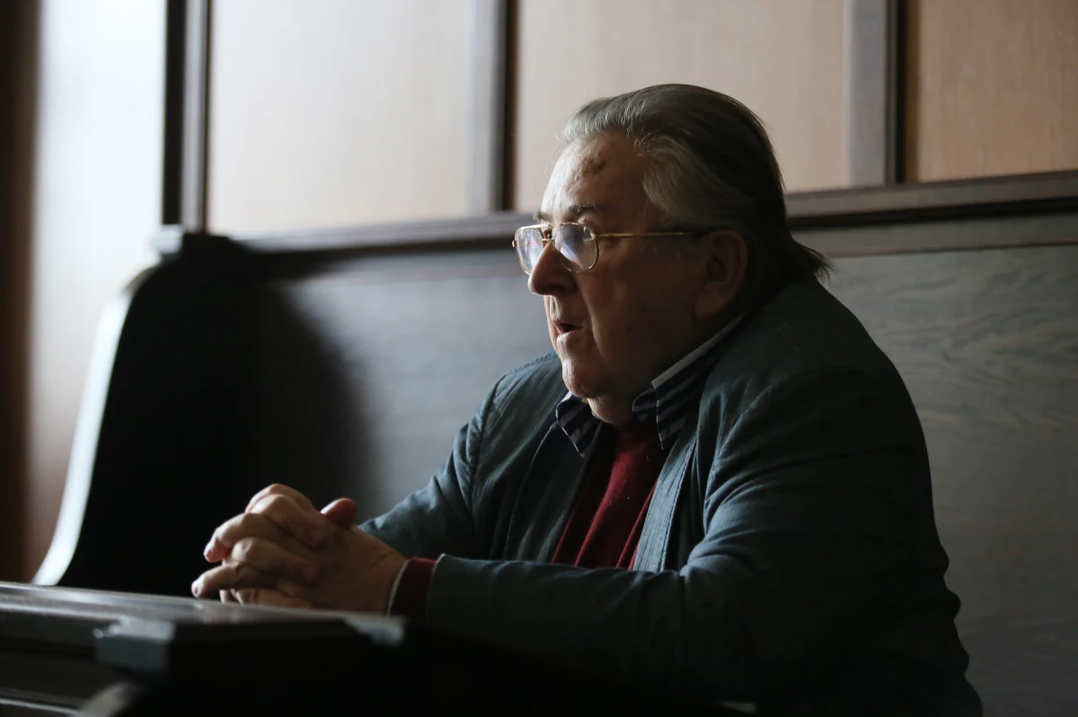 Kazimierz Kutz musi przeprosić Zbigniewa Ziobrę za wypowiedź, że "zamordował Barbarę Blidę" i zapłacić za to 5 tys. zł zadośćuczynienia. To orzeczenie warszawskiego sądu apelacyjnego. Ziobro żądał nie tylko przeprosin, ale i 30 tys. zł na cel społeczny.  