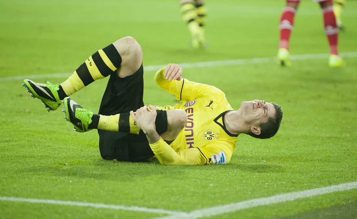 Napastnik Borussii Dortmund Robert Lewandowski znalazł się wśród 40 piłkarzy nominowanych do jedenastki UEFA. Głosy na Polaka można oddawać na stronie europejskiej federacji do 9 stycznia. 